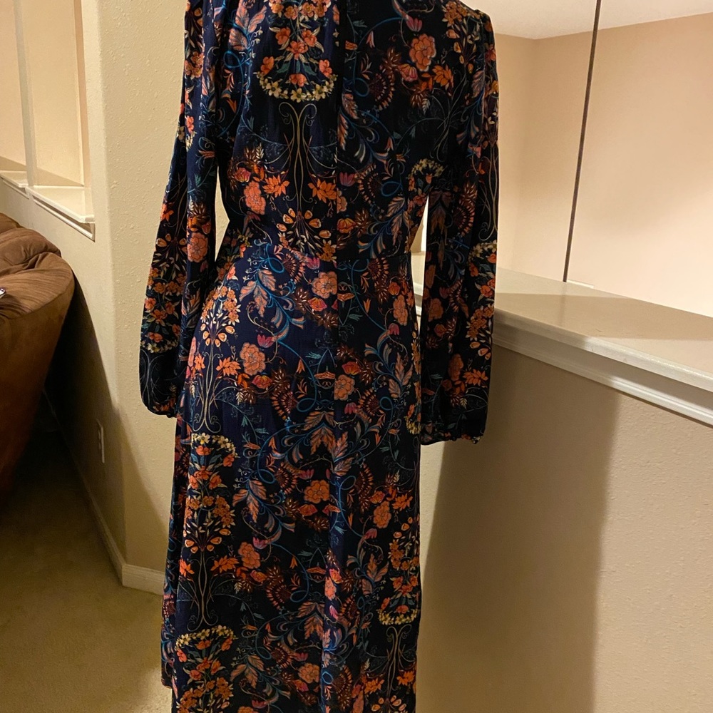 Dress - Picture 5 of 8